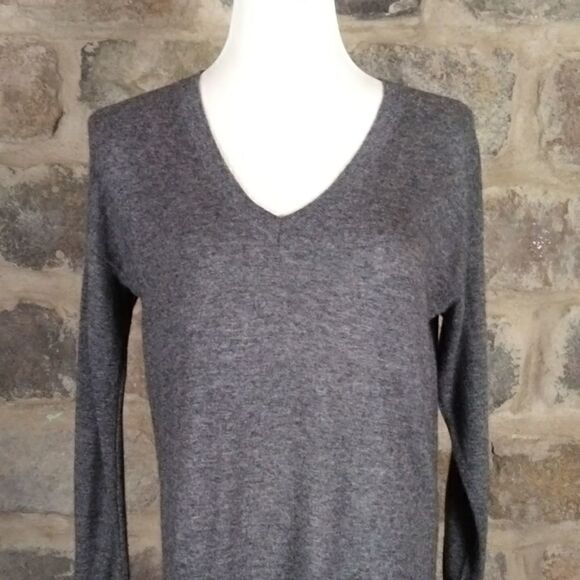 Topshop‎ Gray V Neck Sweater with Lace Trim Elegant Tunic Top Woman's 4 - Picture 3 of 15